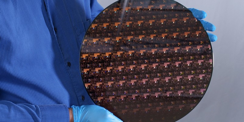 IBM annonce une nouvelle puce gravée en 2 nanomètres visant de hautes performances
