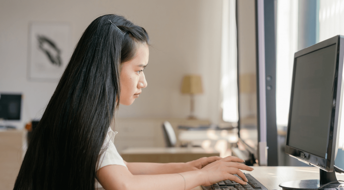 Focus sur les journées « Filles, maths et informatique : une équation lumineuse »