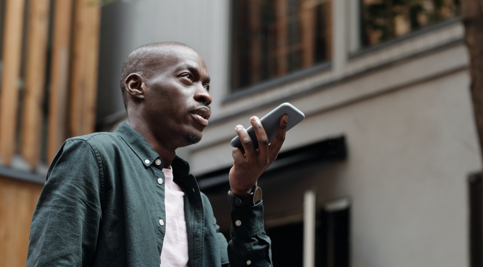 Interaction homme-machine et IA : utiliser des LLM pour les interactions linguistiques avec les smartphones
