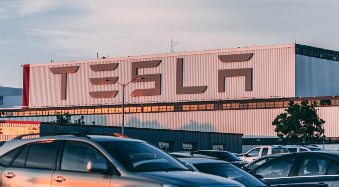 Tesla annonce le début de la production de Dojo, son supercalculateur développé en interne